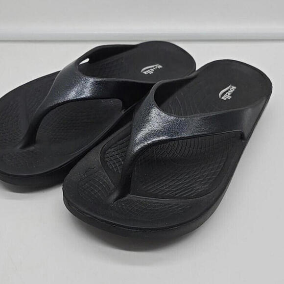 Sovella PF Thong Black Metallic Flip Flop Comfort‎ Sandals Size M5 W7 - Picture 1 of 8